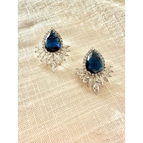 Sapphire blue tear drop super sparkly cubic zirconia stud earrings - Picture 3 of 4